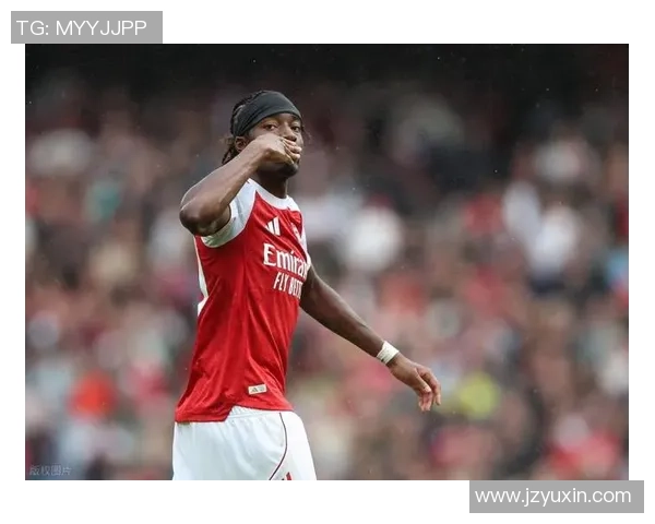 阿森纳轻松取胜却引发球迷不满比赛乏味现场有人看报纸消磨时间 阿森纳轻松取胜却引发球迷不满比赛乏味现场有人看报纸消磨时间